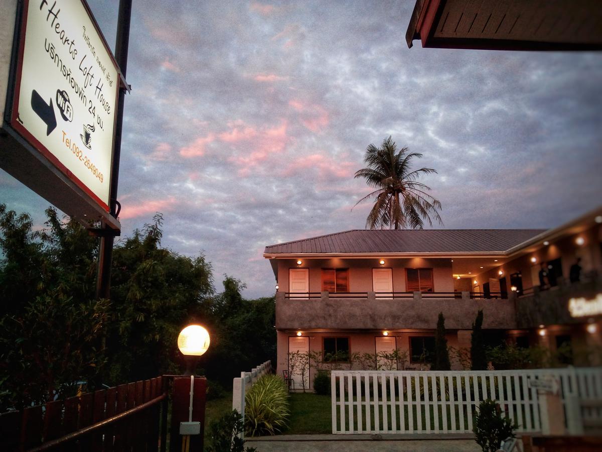 4Hearts Loft House Hotel Surat Thani Buitenkant foto
