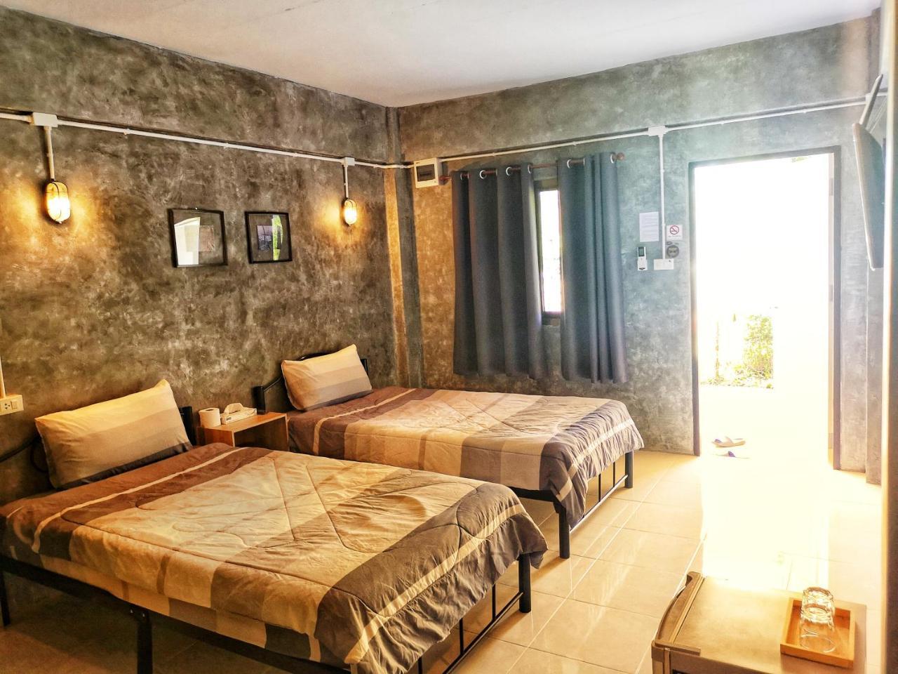 4Hearts Loft House Hotel Surat Thani Buitenkant foto